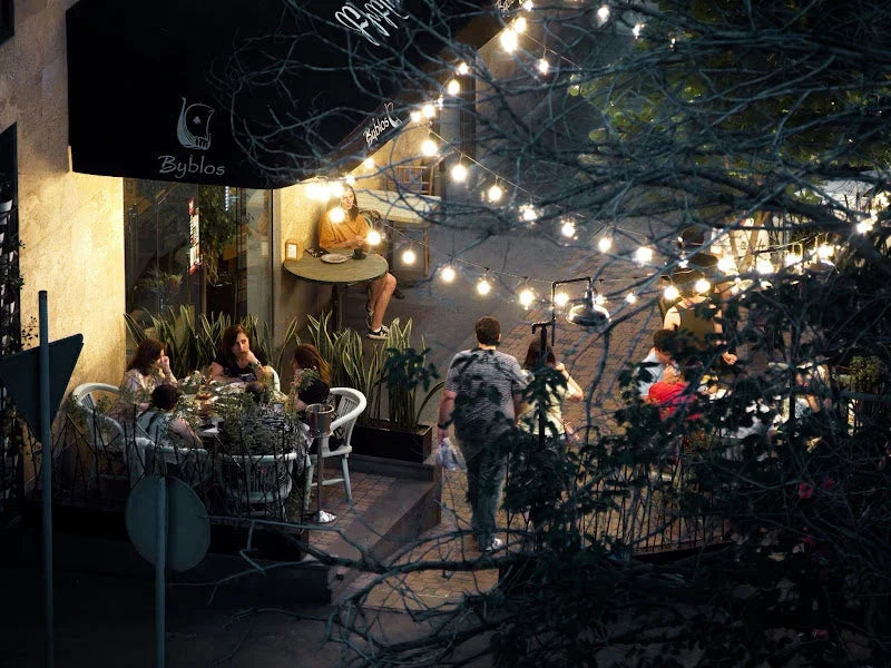 Glow & Bubbles: Outdoor Lighting Tips for Backyard Sparkling Wine Nights - okeli lights